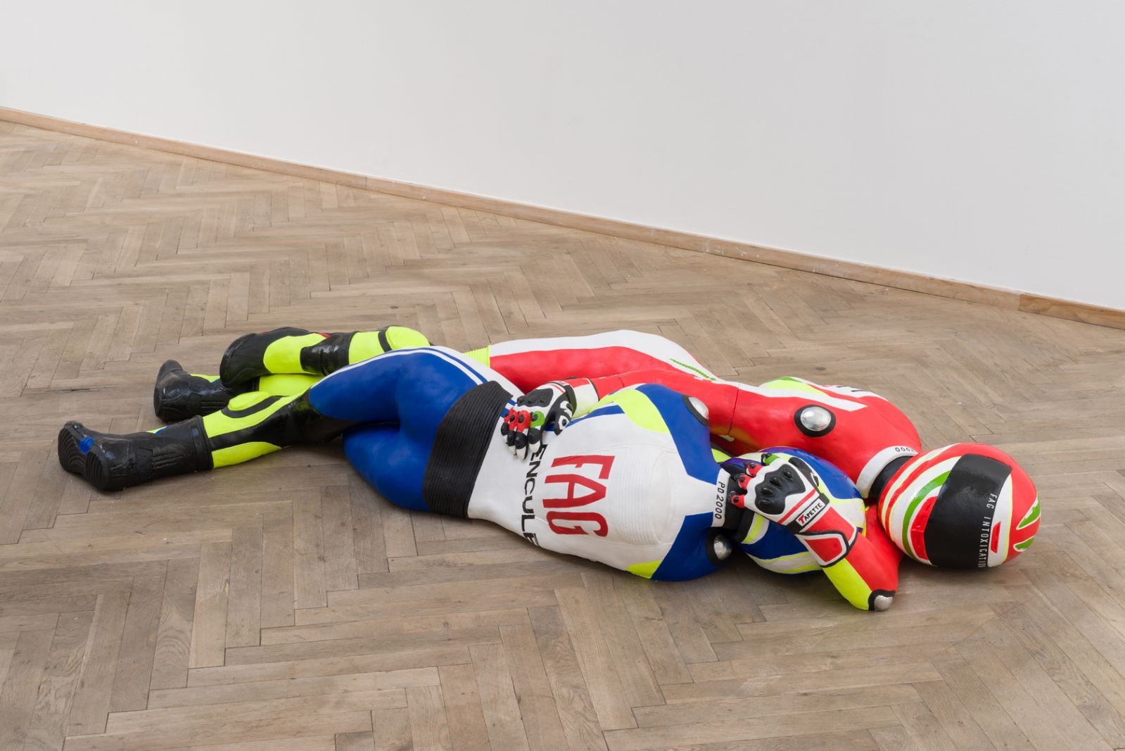 Billedserie: Afgangseleverne fra Det Kgl. Kunstakademi flyver fra reden</br>Afgang 2018, Louka Anagyros, 'Leatherboys', 2018. Installation view, Kunsthal Charlottenborg, 2018. Det Kongelige Danske Kunstakademi.</br>Foto: PR-foto/ Kunsthal Charlottenborg. Fotograf: David Stjernholm.