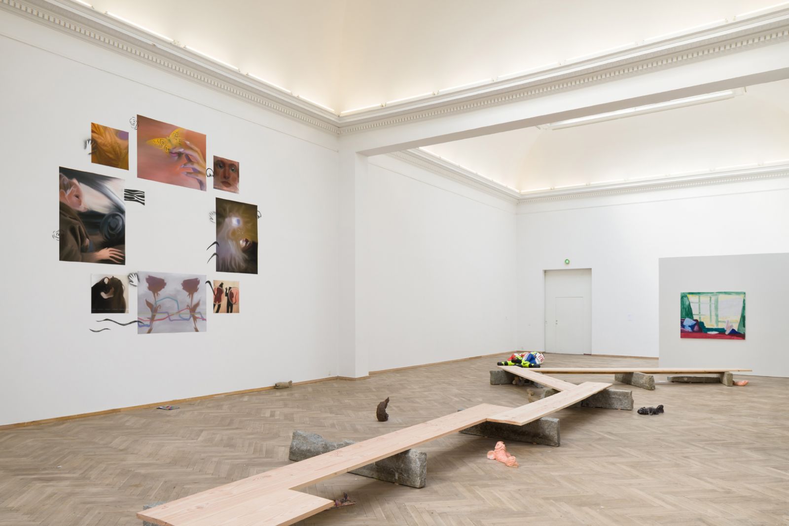 Billedserie: Afgangseleverne fra Det Kgl. Kunstakademi flyver fra reden</br>Afgang 2018, Anna Kirstine Holmberg, 'Experience in a Garden', 2018. Stephanie Bech, 'I’m not a snack, I’m a garden', 2018. Stefan Plahn, 'Kbh marts april 18', 2018. Louka Anargyros, 'Leatherboys', 2018. Det Kongelige Danske Kunstakademi.</br>Foto: PR-foto/ Kunsthal Charlottenborg. Fotograf: David Stjernholm. 