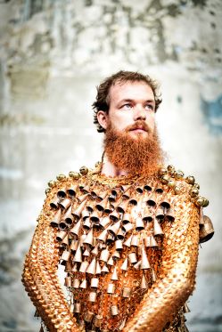 Finske Taneli Törmä koreograferer lyd i performance-installation</br></br>Foto: Morten Arnfred