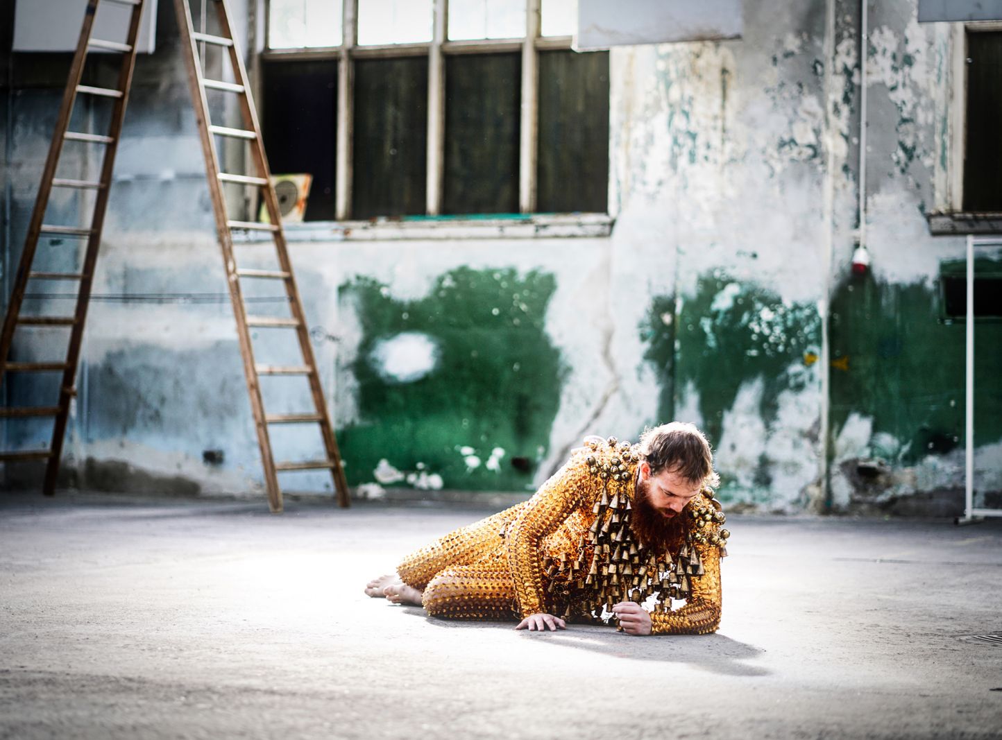 Finske Taneli Törmä koreograferer lyd i performance-installation</br></br>Foto: Morten Arnfred