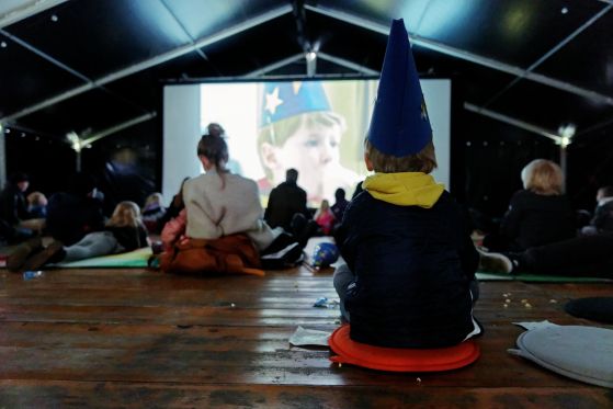 Kultur for børn helt inde i skoven</br>I år viser Film i skoven Bennys badekar som årets klassiker. Sidste år var det Buster.</br>Foto: PR-foto / Film i Skoven