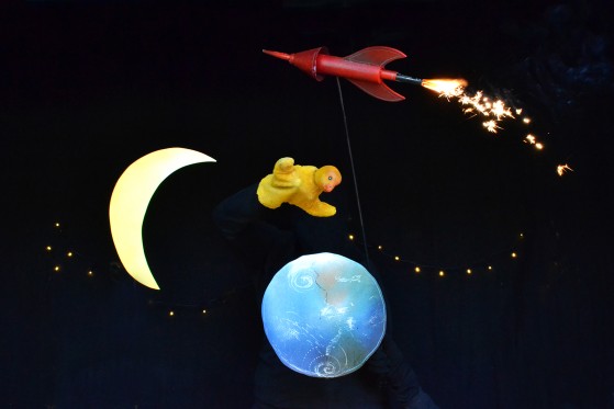 God underholdning i drive-in for ladcykler</br>Lille PiP er en sød fortælling for alle, både børn og voksne.</br>Foto: Marionetteatret / Det lille teater