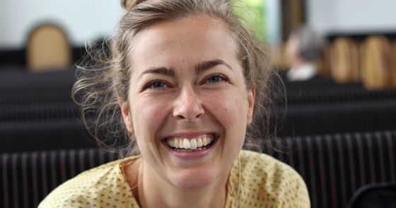 Forfatter Caroline Albertine Minor: “Mens jeg lever, er jeg også i gang med at dø”</br>Hver gang, man har læst et værk, får man føjet en nuance til, siger Caroline Albertine Minor i forhold til, hvordan læsning kan ændre måden, man ser verden på.</br>Foto: Teodora Biberovic