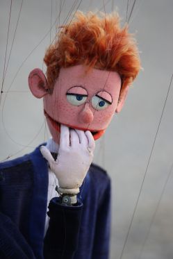 Marionetdukken, der har været på verdensturné i tre årtier</br>Alex Mihajlovski og Mr. Barti optræder over hele verden. Særligt i Spanien og Frankrig. </br>Foto: PR-foto