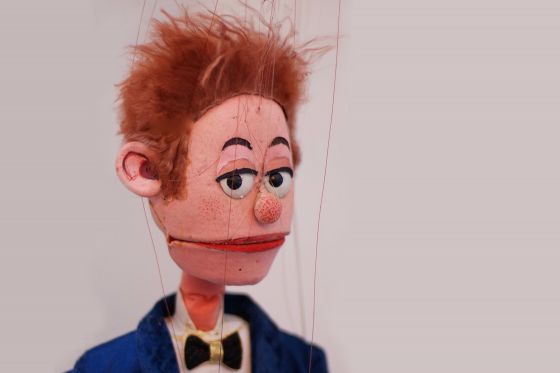 Marionetdukken, der har været på verdensturné i tre årtier</br>Alex Mihajlovski har optrådt med Mr. Barti i 32 år.</br>Foto: PR-foto