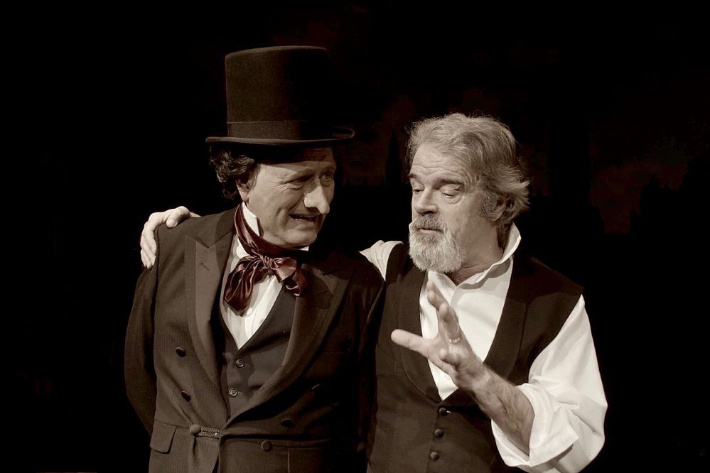 Da H.C. Andersen ødelagde sit venskab til Charles Dickens</br>That Theatre Company blev stiftet i 1997 i København som et professionelt engelsktalende teater. Kompagniet indbefatter, udover teatrets kunstneriske leder Ian Burns, blandt andre Barry McKenna, Tom McEwan og Claus Bue.</br>Foto: PR-foto