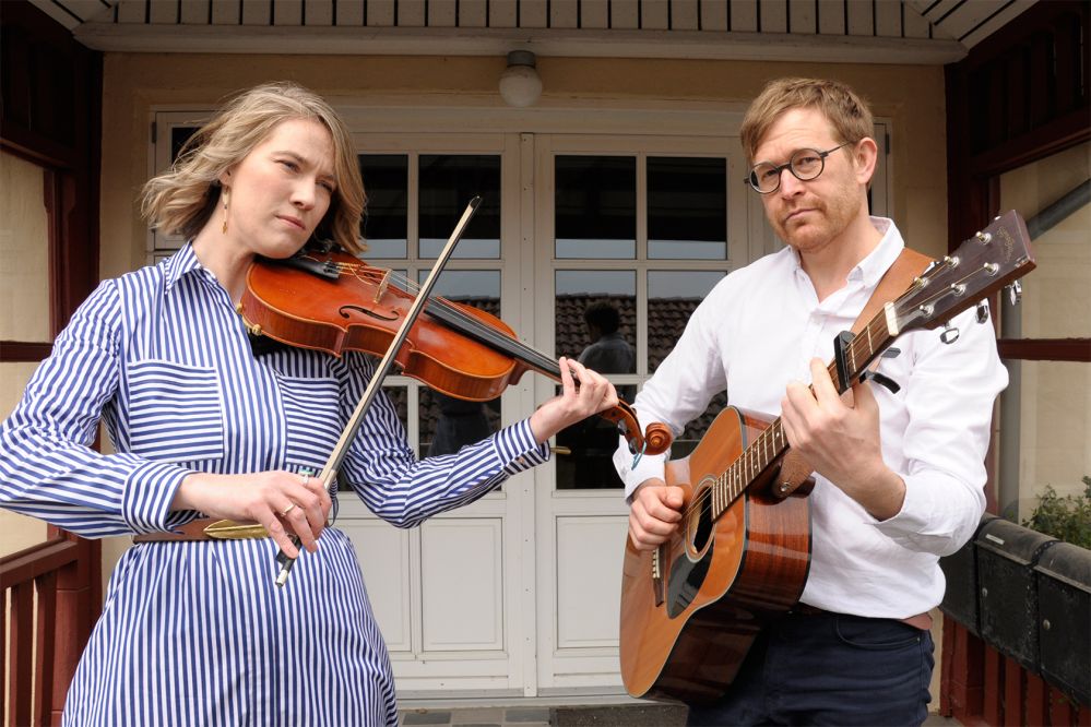 Nu er der ny musik fra Upopulær Mekanik</br>Iris Marie Jakobsen og Kasper Marius Nørmark</br>Foto: Sixten Therkildsen / Kulturmagasinet Fine Spind