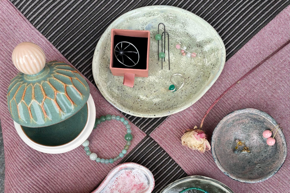 1 + 1 Textil og Design KUNSTHÅNDVÆRK er et sansebombardement med keramik, tekstil og  kunsthåndværk</br></br>Foto: 