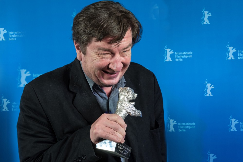 Sidste film fra finske Aki Kaurismäki</br>Aki Kaurismäki med sin sølvbjørn, som han har modtaget som Årets Instruktør på Berlinalen</br>Foto: PR-foto / Berlinale 2017 - Ali Ghandtschi